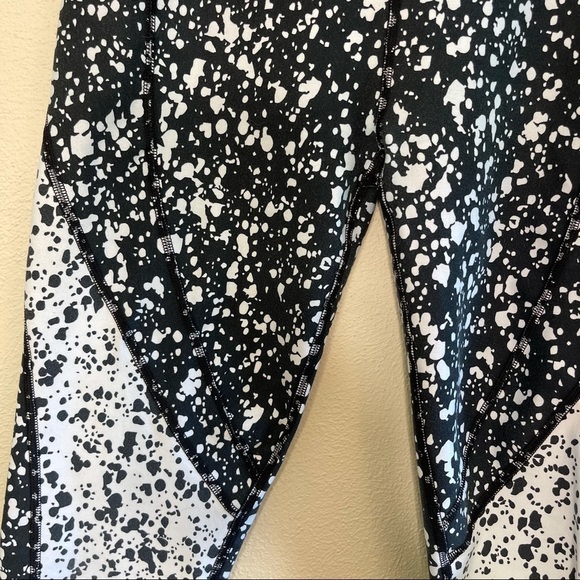 Fabletics Splatter Print Capri Crop Leggings - Picture 5 of 16